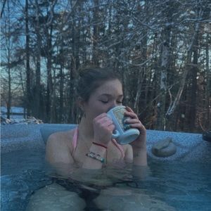 Meet your Posher, Isabella